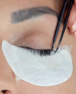 close up of a volume lash extension application